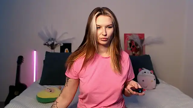 EileenKenner online show from December 5, 5:31 pm