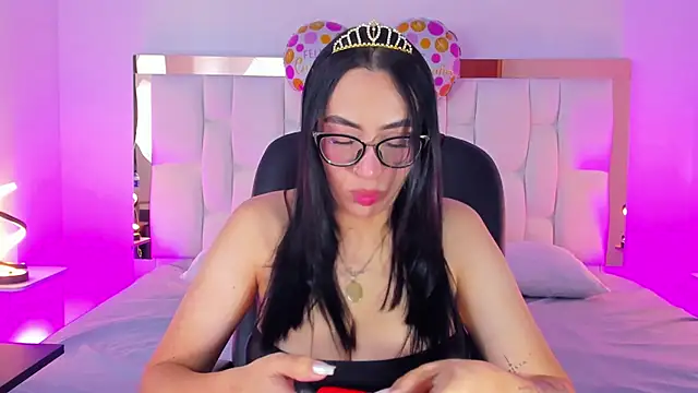 Snapshot of Camille_Juicy chatting on September 17, 1:02 pm Camille Juicy online show from September 17, 1:02 pm