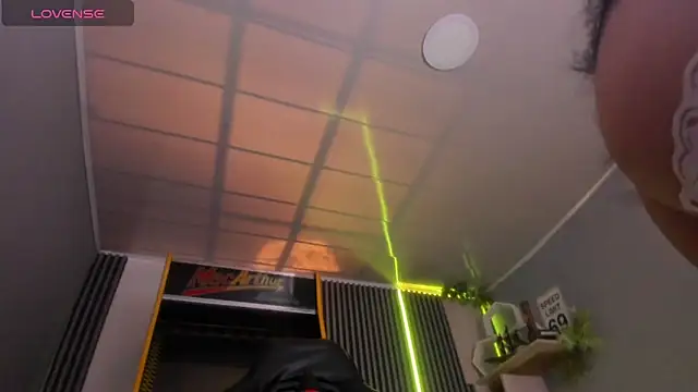 Jenie fire  online show from December 4, 8:06 pm