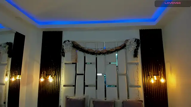  emma willliams  online show from December 16, 1:38 pm