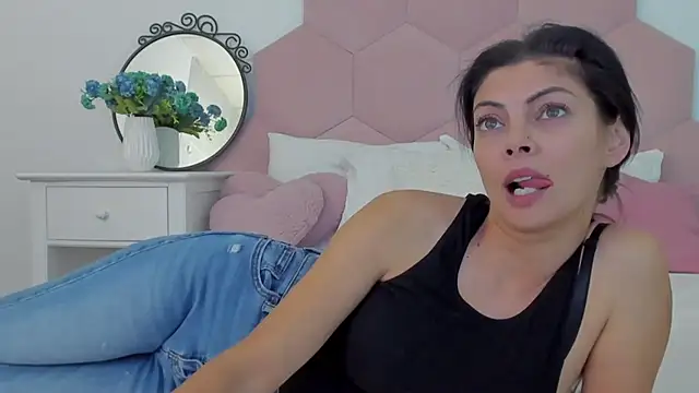 Snapshot of LadyLiia chatting on January 10, 8:07 am LadyLiia online show from January 10, 8:07 am