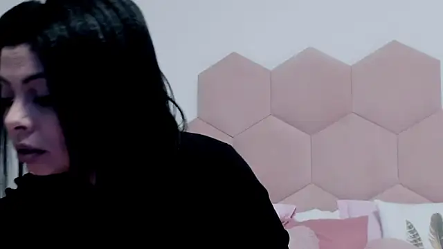 Snapshot of LadyLiia chatting on February 4, 5:10 am LadyLiia online show from February 4, 5:10 am