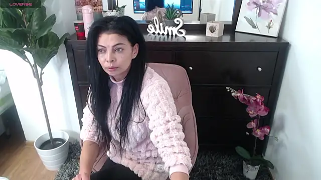 Snapshot of LadyLiia chatting on February 22, 4:57 am LadyLiia online show from February 22, 4:57 am