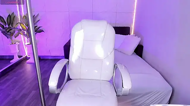 DulceGreem online show from February 9, 8:13 pm