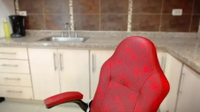 Snapshot of ValentinaMillers_ chatting on September 30, 3:28 pm ValentinaMillers online show from September 30, 3:28 pm