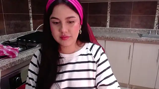 Snapshot of ValentinaMillers_ chatting on February 28, 1:01 pm ValentinaMillers online show from February 28, 1:01 pm