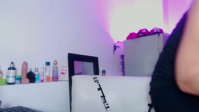 Snapshot of asakuraath chatting on September 23, 2:25 am asakuraath online show from September 23, 2:25 am