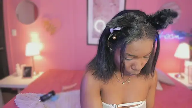 Snapshot of Annia_DH chatting on September 19, 8:42 pm Annia DH online show from September 19, 8:42 pm