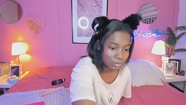 Snapshot of Annia_DH chatting on September 22, 8:33 pm Annia DH online show from September 22, 8:33 pm