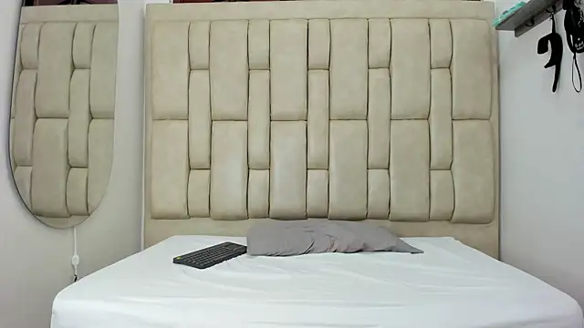 ZafiroAndFlynn online show from September 12, 8:09 pm