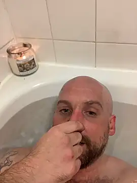 Mrbenm online show from October 27, 9:30 pm