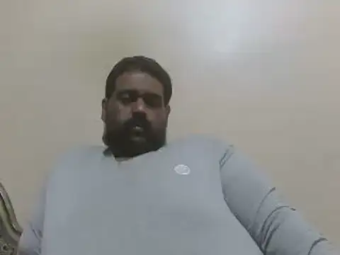 Snapshot of elpoop7305 chatting on February 12, 10:32 am elpoop7305 online show from February 12, 10:32 am