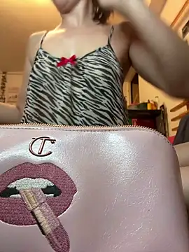 DahliaVonLure online show from June 10, 12:22 am