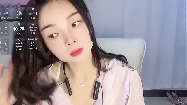 Snapshot of Tangbao-Baby chatting on December 21, 12:01 pm Tangbao-Baby online show from December 21, 12:01 pm