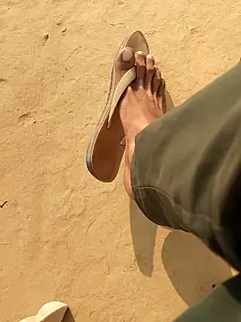 INTERNATIONAL0001 online show from November 9, 4:00 am