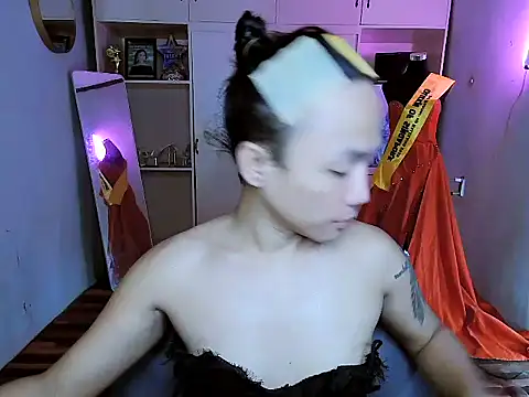 YourNikkieXxx online show from October 21, 6:25 am