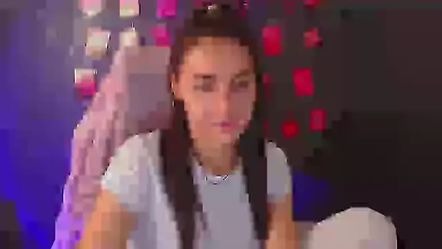 Snapshot of Aurora_Loveu chatting on November 11, 7:30 am Aurora Loveu online show from November 11, 7:30 am