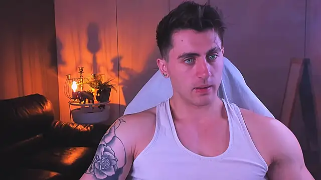 Oscar Miller  online show from October 10, 9:03 pm