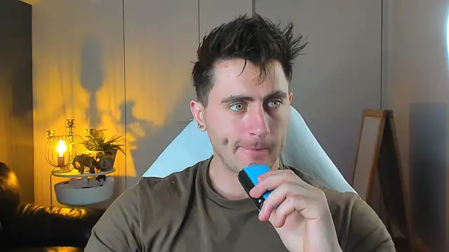 Oscar Miller  online show from October 18, 9:37 pm