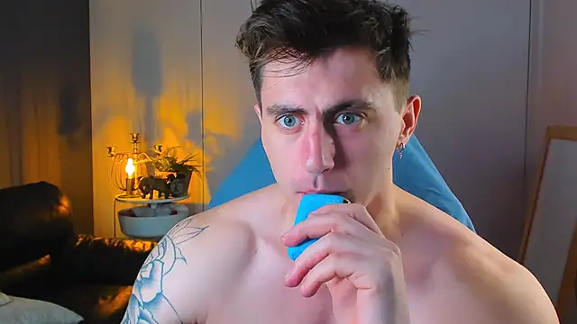 Oscar Miller  online show from October 22, 8:52 pm