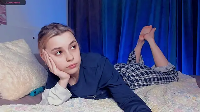 VedaSchulz online show from November 21, 6:50 pm