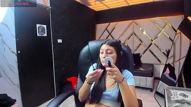  Luna Bennett online show from July 1, 7:46 pm
