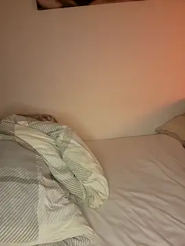 LioEstxh online show from December 22, 3:47 am