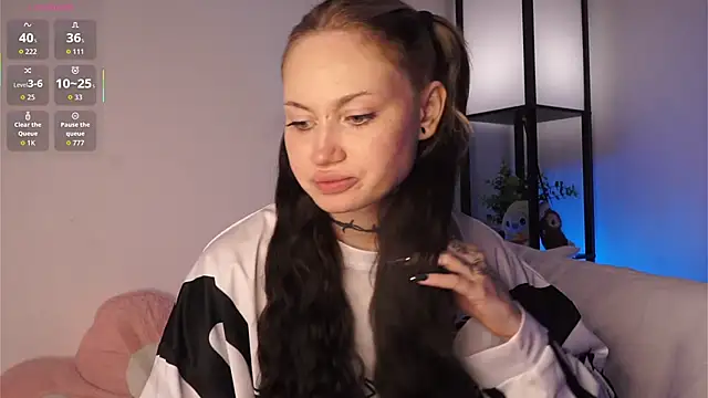 Alice 1n Wonderland  online show from September 19, 2:51 pm