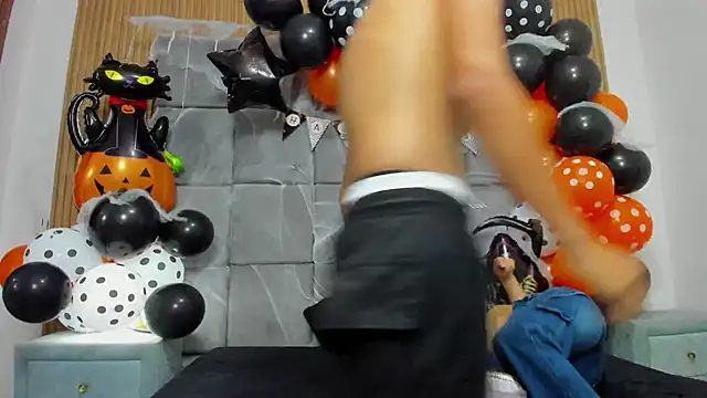 ChanellandMax online show from October 25, 7:30 pm