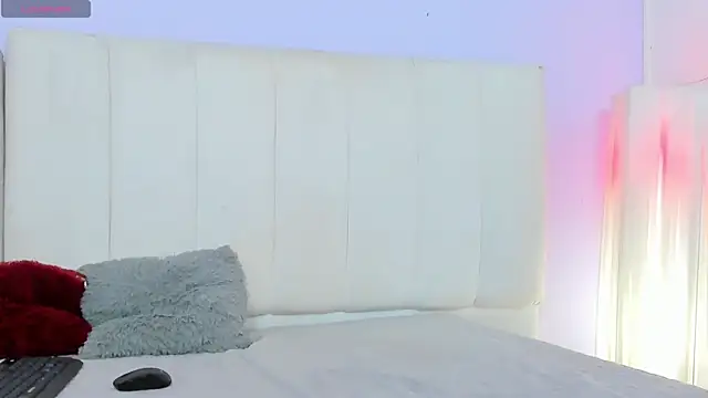 Snapshot of fressittalove01 chatting on February 26, 2:27 pm fressittalove01 online show from February 26, 2:27 pm