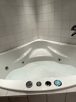 DreamThickCouple online show from March 5, 9:44 pm