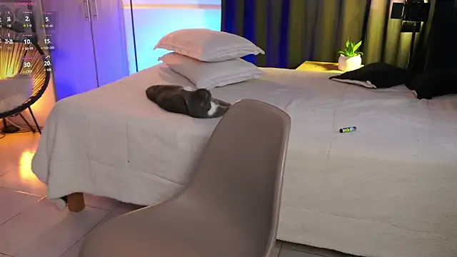 Snapshot of ErosWild_ chatting on May 11, 10:07 pm ErosWild online show from May 11, 10:07 pm
