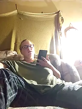 countrymomma online show from September 25, 4:27 am