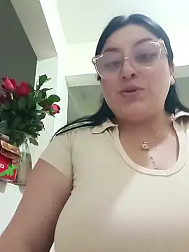 megan fox5 online show from December 3, 4:09 am