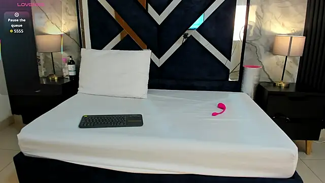 VioletRose as online show from October 26, 7:31 pm