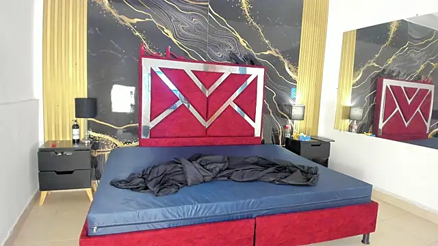 VioletRose as online show from October 29, 7:37 pm