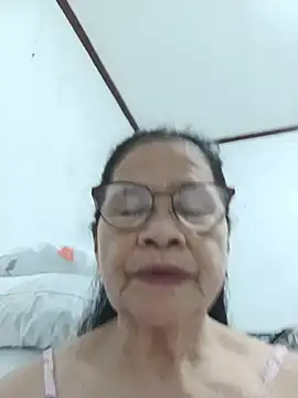 Snapshot of Sweet-Lita50 chatting on July 10, 7:23 am Sweet-Lita50 online show from July 10, 7:23 am