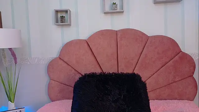 Snapshot of Conejita_420 chatting on September 23, 8:12 pm Conejita 420 online show from September 23, 8:12 pm