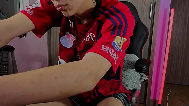 thomas  brandd1 online show from September 15, 10:26 am