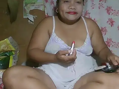 hot mom13 online show from October 12, 5:01 pm