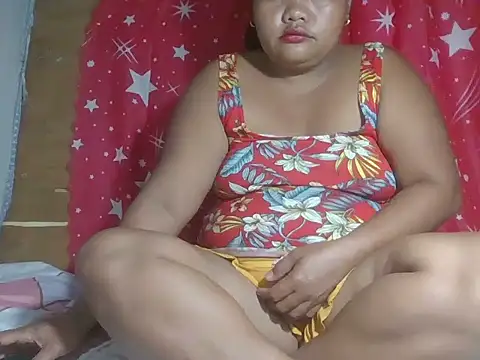 hot mom13 online show from November 18, 5:06 pm