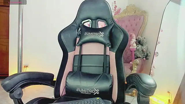 auraeroticaxxx online show from December 3, 2:30 am