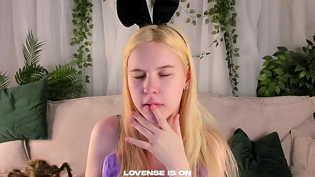 ElizSpieth online show from October 26, 1:33 am