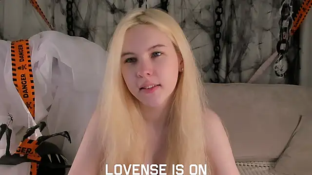 ElizSpieth online show from November 4, 1:05 am