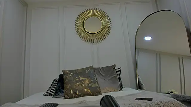 CharlotteBrownn  online show from September 19, 1:07 am