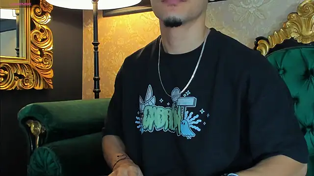 AlessandroKiing online show from June 18, 11:42 pm
