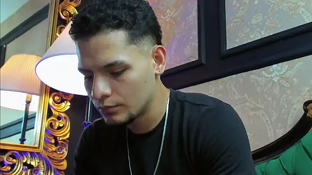 AlessandroKiing online show from July 25, 9:23 pm