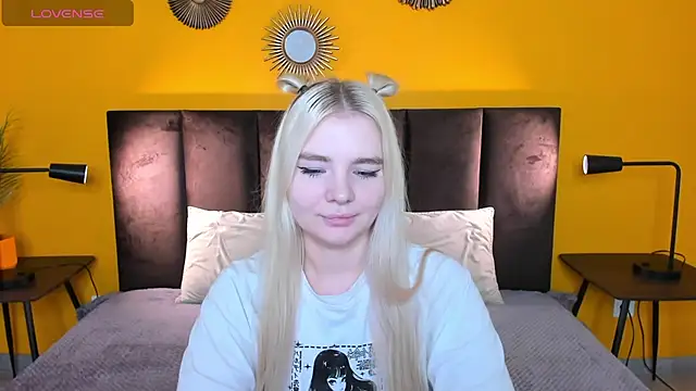 RuthBryant online show from October 13, 1:05 am