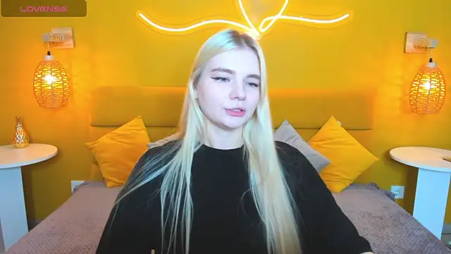 RuthBryant online show from November 16, 1:00 am