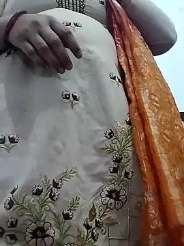 Snapshot of rani8008 chatting on March 9, 2:04 am rani8008 online show from March 9, 2:04 am